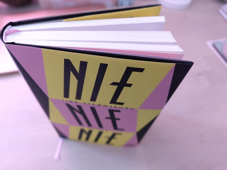 Linn Strømsborg: Nie, Nie, Nie – Keine Kinder am Muttertag