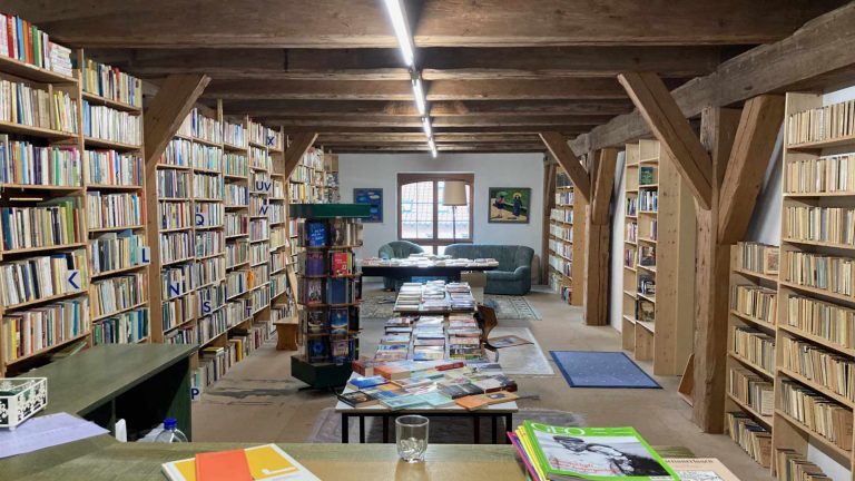 Kaufen KI-Unternehmen deutsche Antiquariate leer?