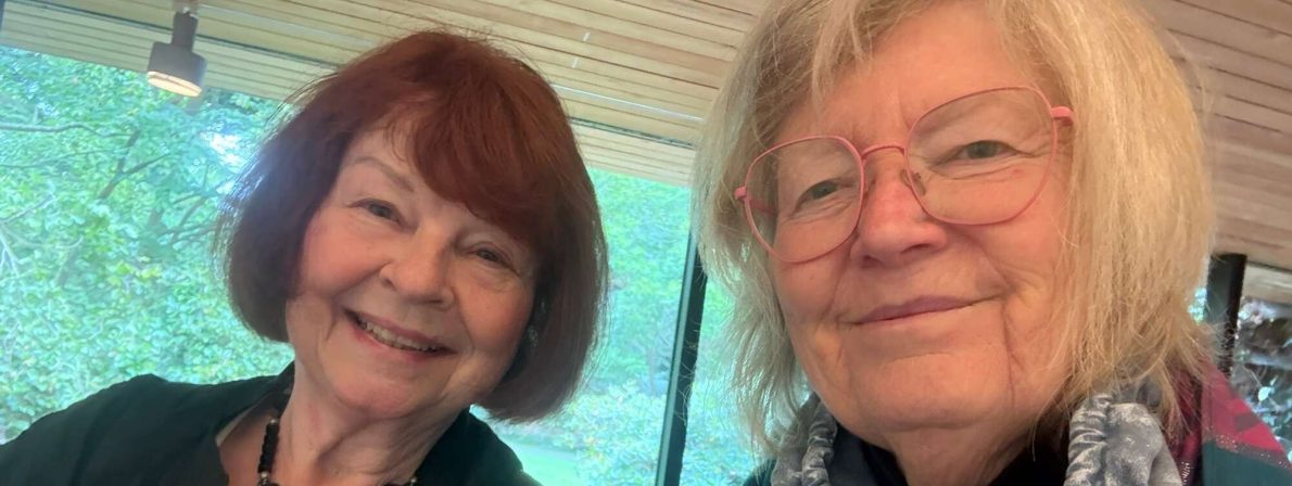 v.l. Dagmar Wallen und Barbara Fellgiebel in gespannter Erwartung