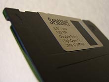 Save oder delete? Über die Langzeitarchivierung von Webdokumenten und Online-Literaturzeitschriften