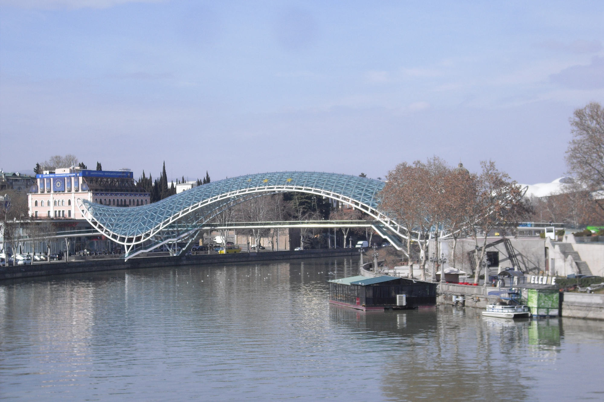 Friedensbrücke, wurde im Mai 2010 eröffnet