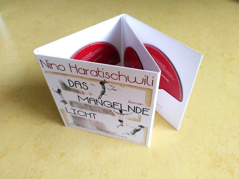 In Brand gesetzte Schönheit – »Das mangelnde Licht« von Nino Haratischwili lesen, hören und sehen