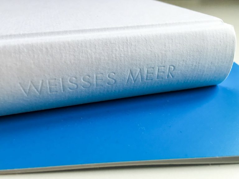 Karg und gewaltig: Weißes Meer von Roy Jacobsen