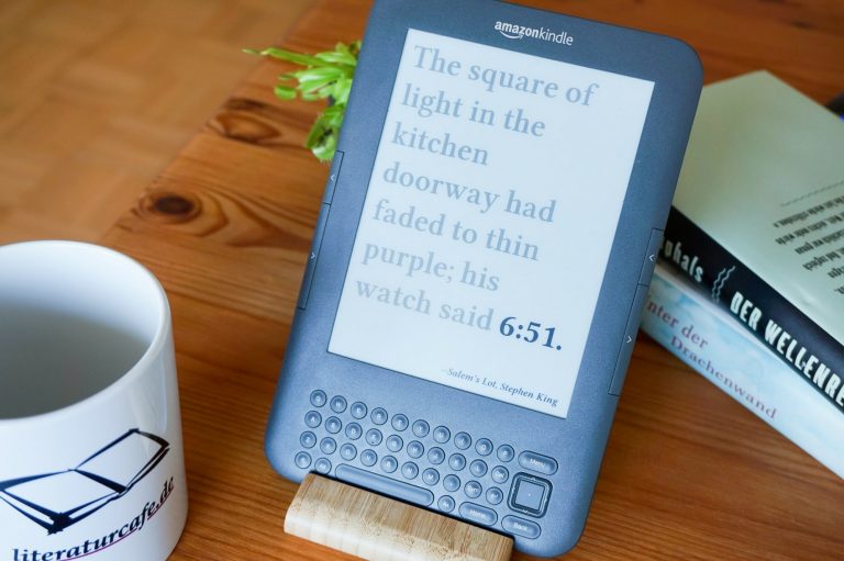 Kindle zur literarischen Uhr umbauen: Beim nächsten King ist es 6 Uhr 51