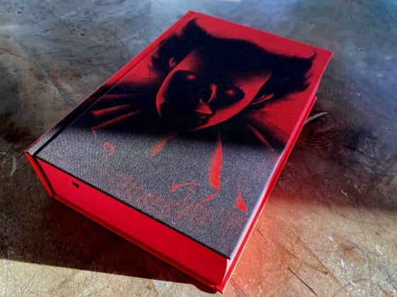 Pennywise in Licht und Schatten.