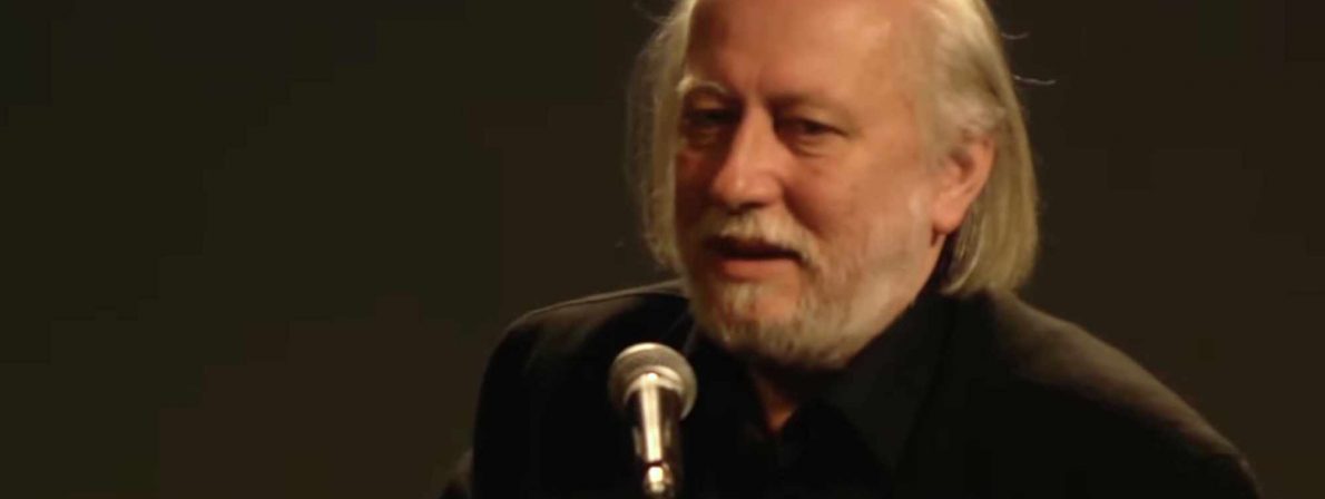 László Krasznahork im Jahre 2013 bei einer Veranstaltung des PEN America (Quelle: YouTube)