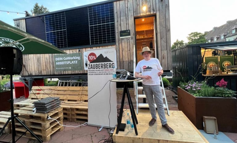 Den Zauberberg in vier Stunden entzaubert – Bericht einer Lesung auf dem größten Marktplatz Deutschlands