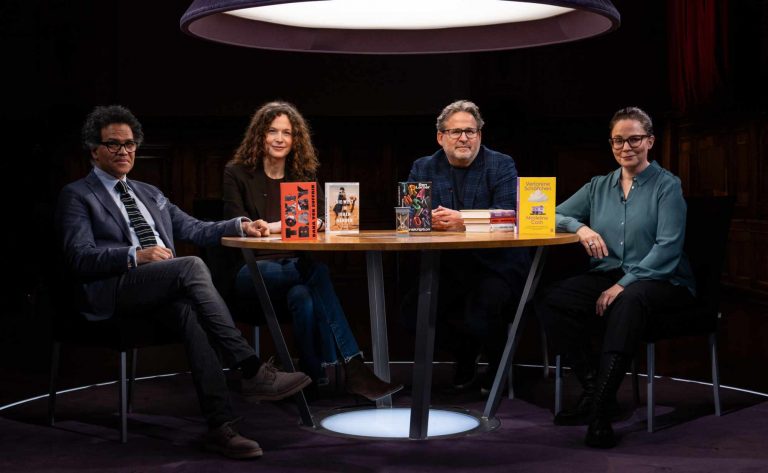 Das Literarische Quartett vom Mai 2026: »Ich höre gerne zu. Es ist ganz reizvoll.«