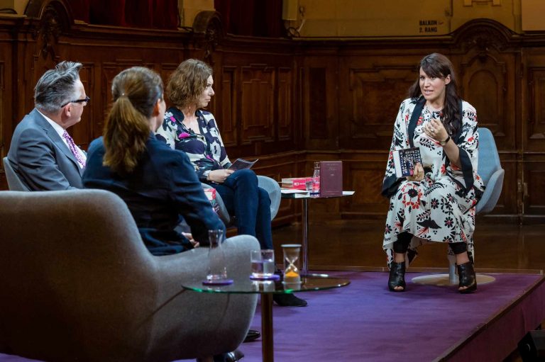 Das Literarische Quartett im Mai 2021: Vom Aufstehen eingeschlafen