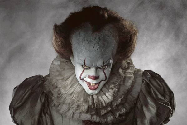 Bill Skarsgård als Horror-Clown Pennywise (Foto: New Line Cinema)