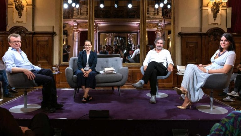 Das Literarische Quartett vom August 2022: Salman Rushdie 30 Jahre später loben