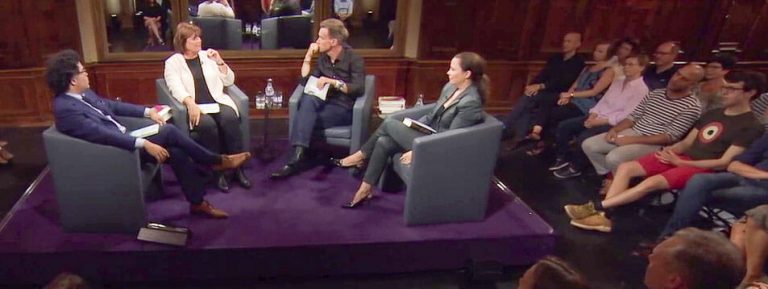 Literarisches Quartett: Wie eine kurze rote Hose ins Fernsehen kam