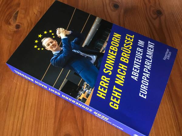 Martin Sonneborn in Brüssel: Die optimale Vorbereitung zur Europawahl