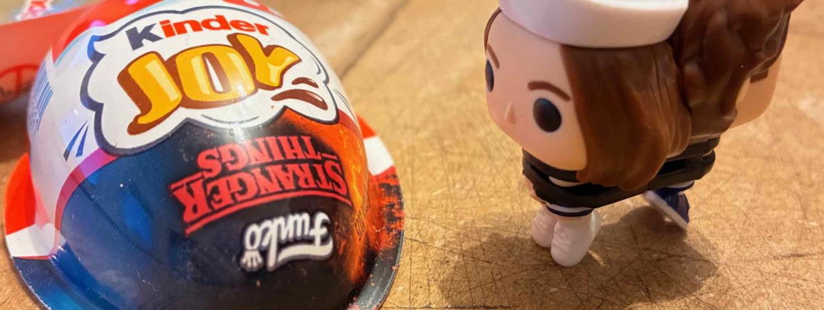 Im Überraschungsei: Einer von 24 ›Stranger Things‹-Sammelartikeln (Foto: literaturcafe.de)