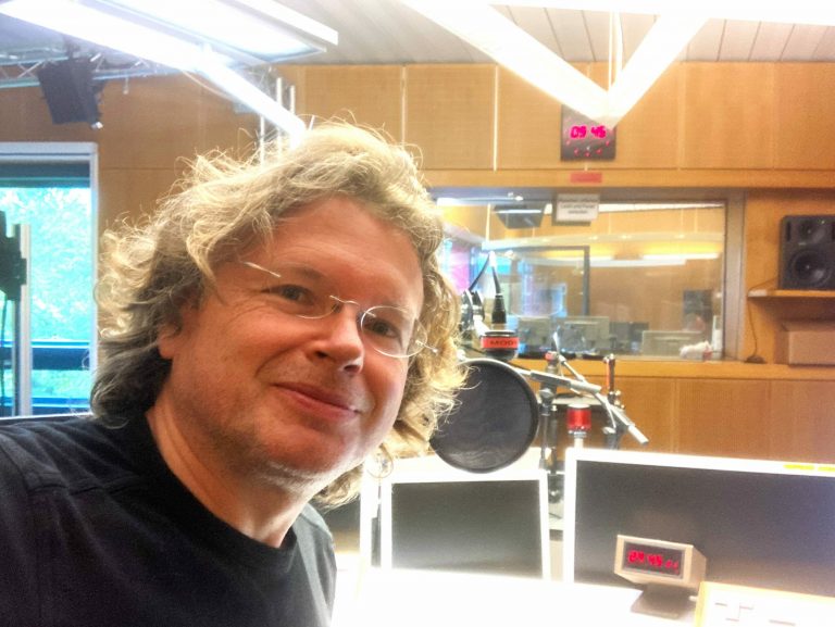 Hörtipp im Deutschlandfunk: Vom Manuskript zum eigenen Buch – Verlag und Self-Publishing