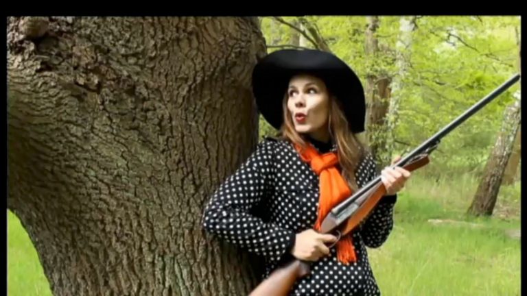 Bachmann und Brockmann IV – Videoporträts 2015 (2): Maskiert und unmas­kiert