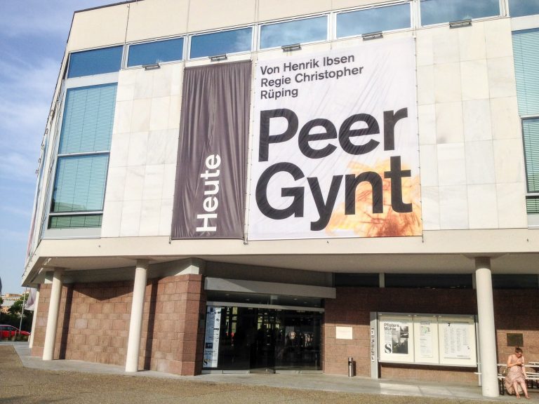 Peer Gynt in Stuttgart: Wenn der Schnickschnack versagt