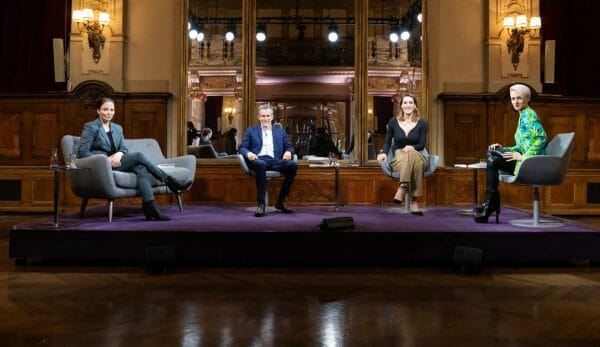 Die Besetzung des Literarischen Quartetts vom 04.12.2020: Thea Dorn, Ulrich Matthes, Andrea Petkovic und Lisa Eckhart. (Foto: ZDF/Jule Roehr)